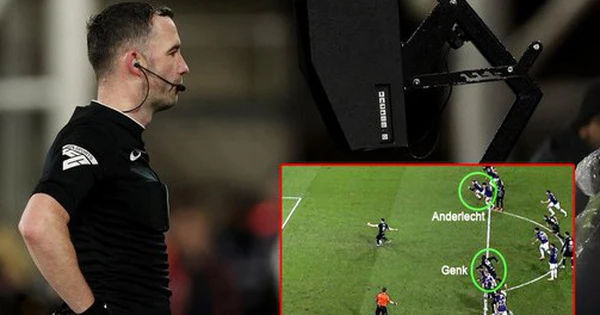 Sự kiện lịch sử: Trận đấu phải đá lại vì VAR