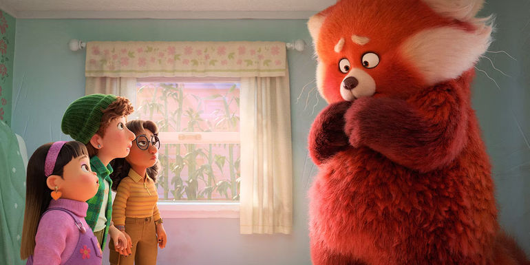 Mei-Ling as a panda staring at her friends in Turning Red