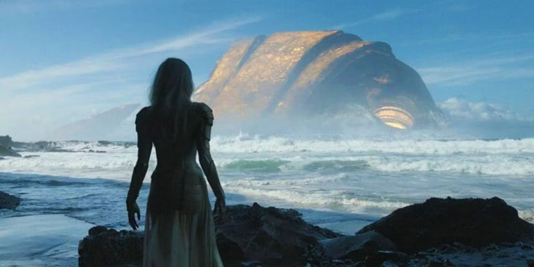 Angelina Jolie's Thena looking at emerging Celestial Tiamut