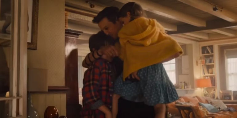 Hawkeye greeting his kids in Avengers: Age of Ultron