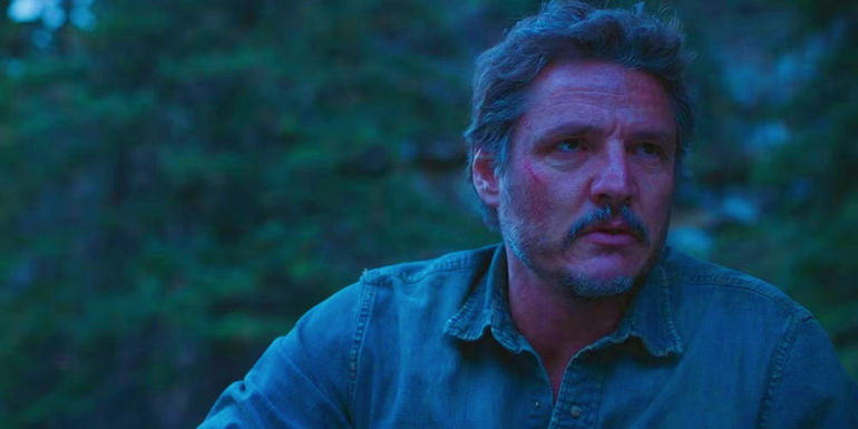 Pedro Pascal looking aggressive as Joel in The Last of Us