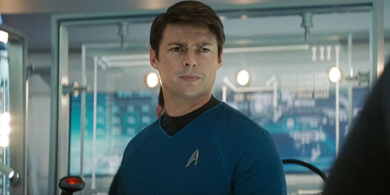 Star Trek 2009 Dr McCoy Karl Urban