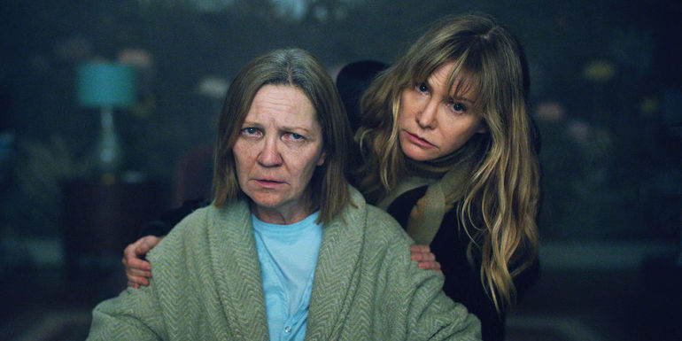 Darla holding Amanda's shoulders in Lisey's Story