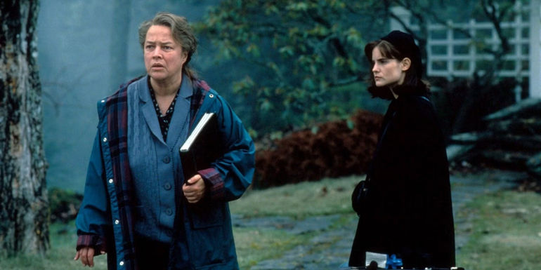 Dolores and Selena in the garden in Dolore Claiborne 