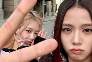 Sự Thân Thiết Của BLACKPINK: Rosé Gửi Tặng Chiếc Xe Cà Phê Đặc Biệt Cho Jisoo