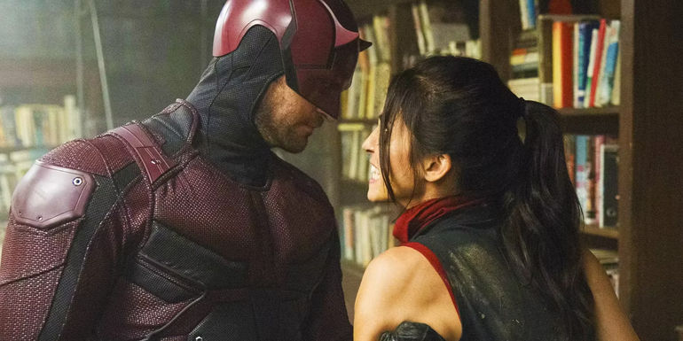 Daredevil and Elektra fighting in Daredevil season 2