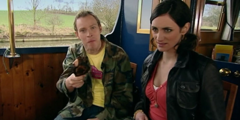 Robert Webb as Jez eats a dog in Peep Show