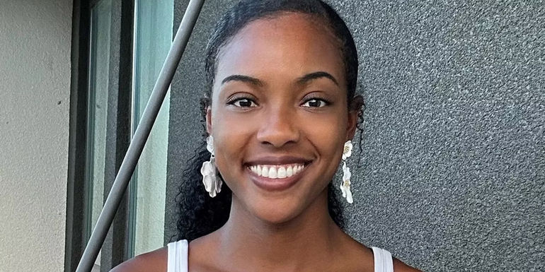 The Bachelor Contestant Evalin Clark Smiling And Standing Outside