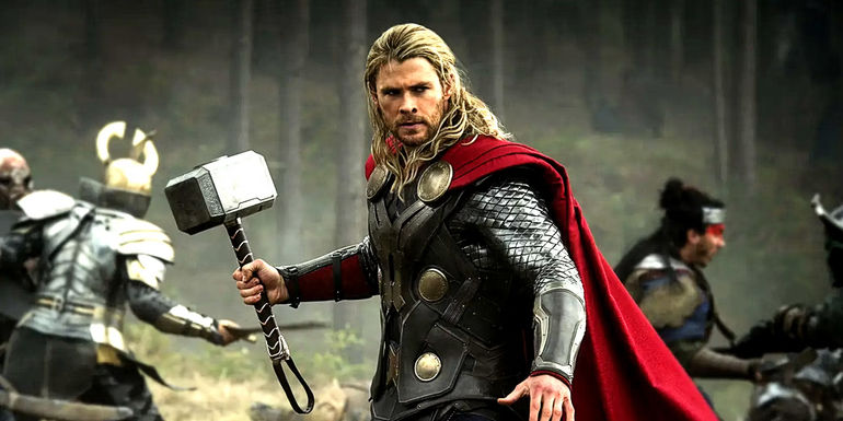 Chris Hemsworth in Thor The Dark World MCU Phase 2