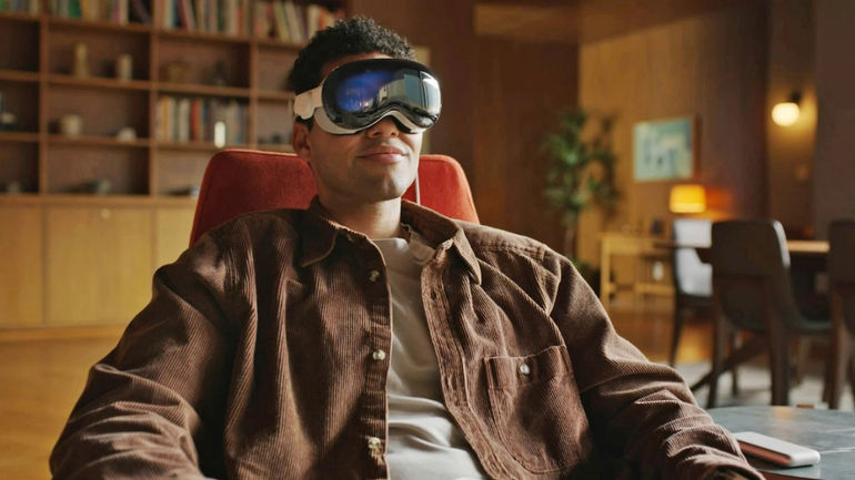 Innovative Editing: Hollywood Director's Virtual Journey with Apple Vision Pro