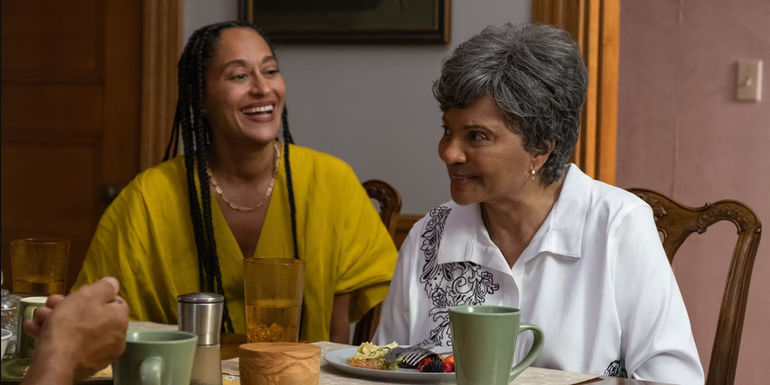 Tracee Ellis Ross as Lisa Ellison and Leslie Uggams as Agnes Ellison from American Fiction.