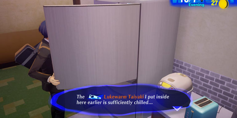 Image of the main character taking the lukewarm taiyaki out of the fridge in Persona 3 Reload
