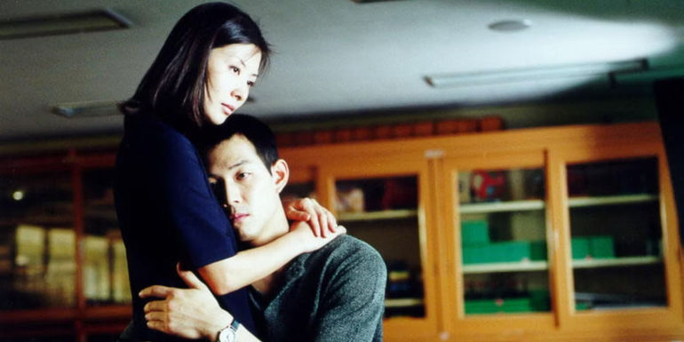 Lee Mi-sook and Lee Jung-jae in An Affair 