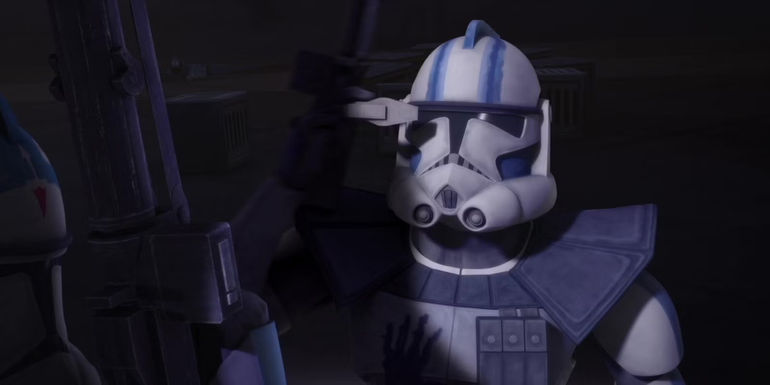 Echo holding his range finder in front of his eye in Star Wars: The Clone Wars season 3, episode 19