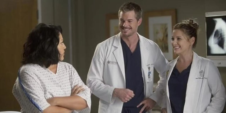 Callie Torres, Mark Sloan & Arizona Robbins smiling In Grey's Anatomy