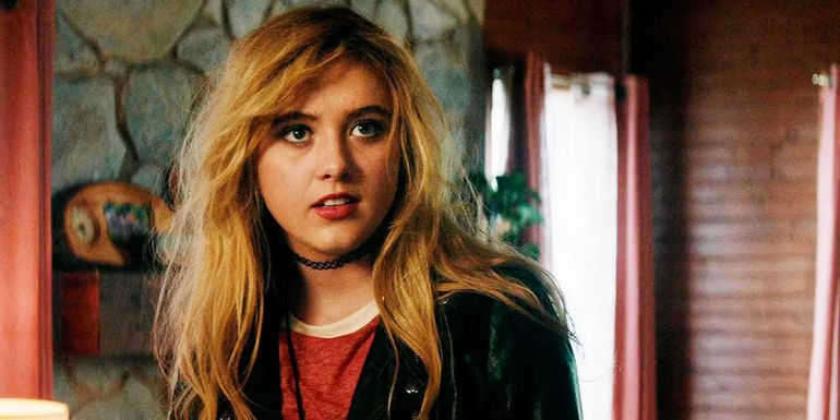 Kathryn Newton looking surprised in Three Billboards Outside Ebbing Missouri