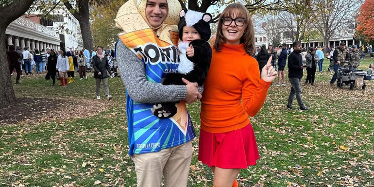 90 Day Fiancé Kara Guillermo Rojer Son Nicolas Posing