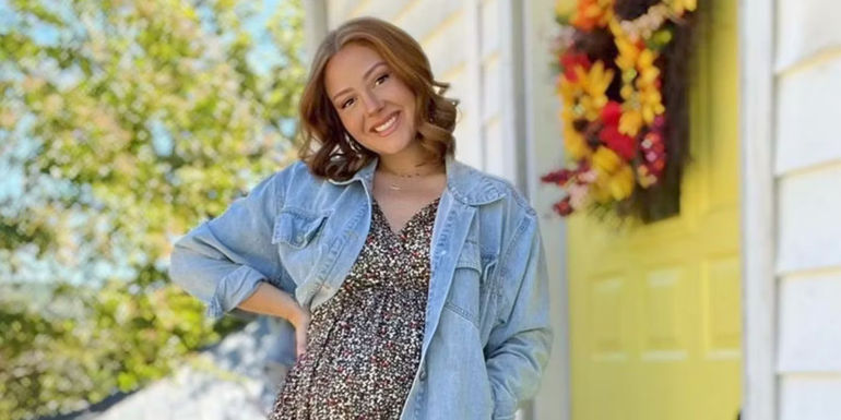 90 Day Fiancé Kara Rojer Posing