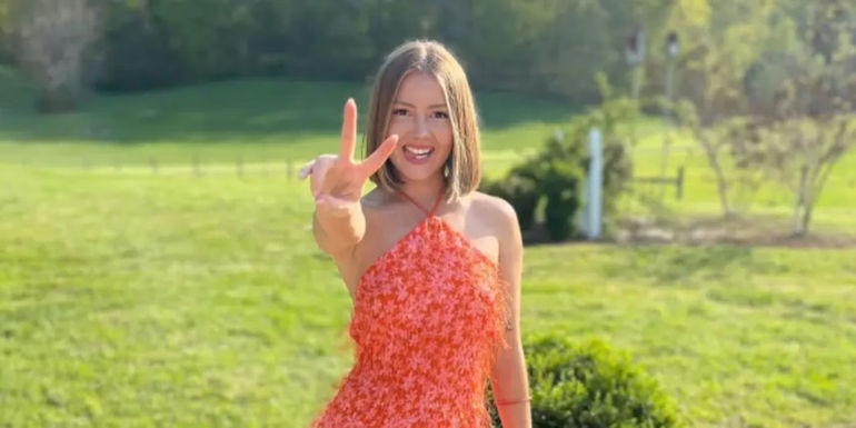 90 Day Fiancé Kara Rojer Peace Sign