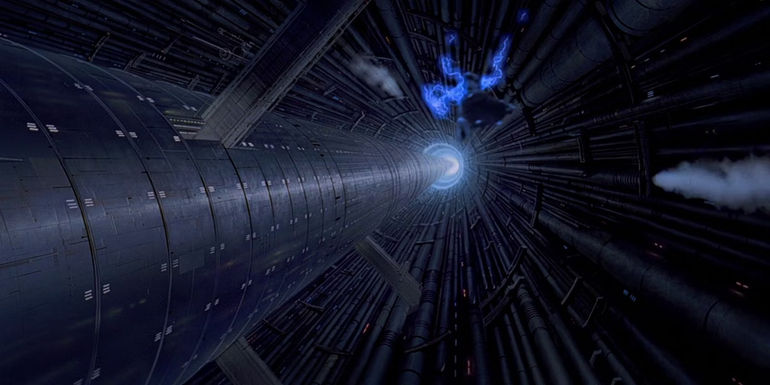 Ian McDiarmid as Emperor Palpatine Falling Down Death Star Shaft In Star Wars: Return of the Jedi