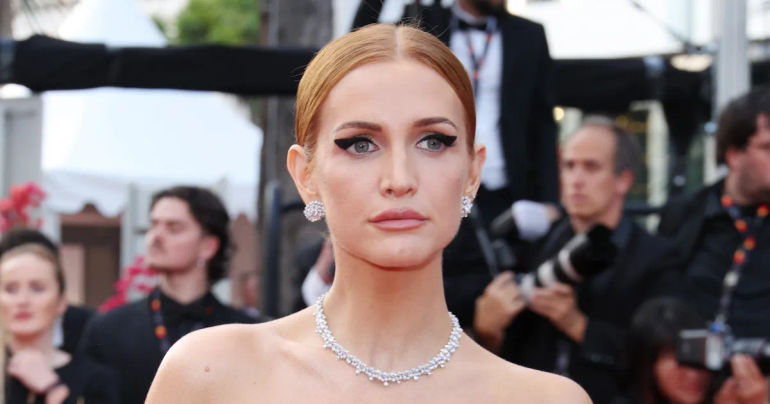 The Journey of Self-Discovery: Ashlee Simpson's Unique Path