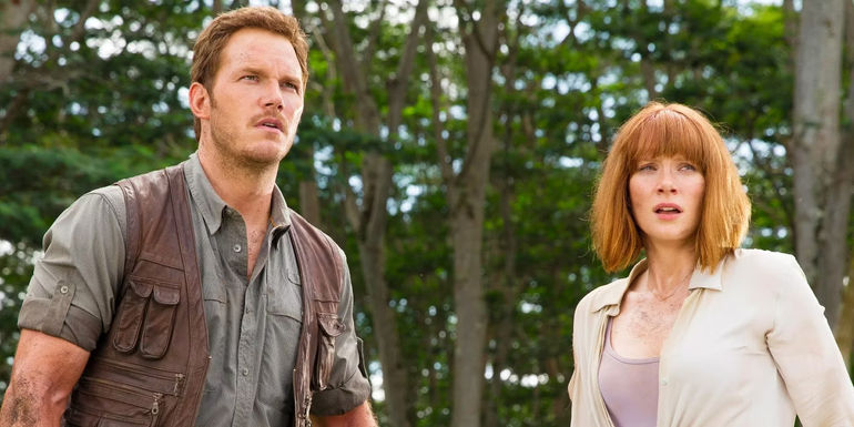 Chris Pratt and Bryce Dallas Howard look shocked in Jurassic World