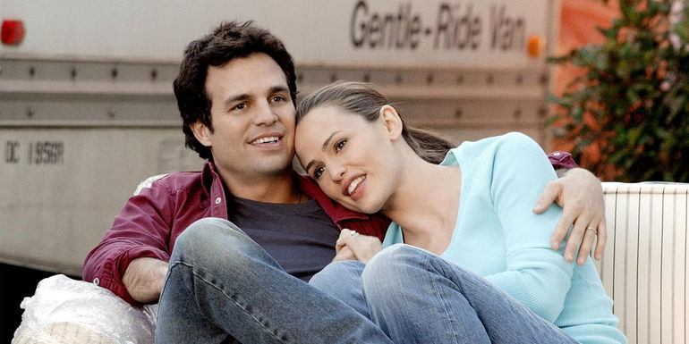 Mark Ruffalo as Matty hugging Jennifer Garner as Jenna in 13 Going on 30.