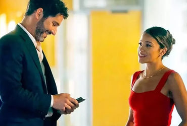 A Love Story Unfolds: The Phenomenon of Players