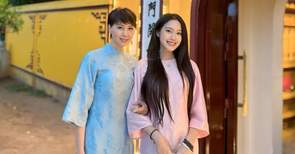 Vẻ Đẹp Thần Thái của Mẹ Vợ và Vợ Đoàn Văn Hậu Trên Áo Dài