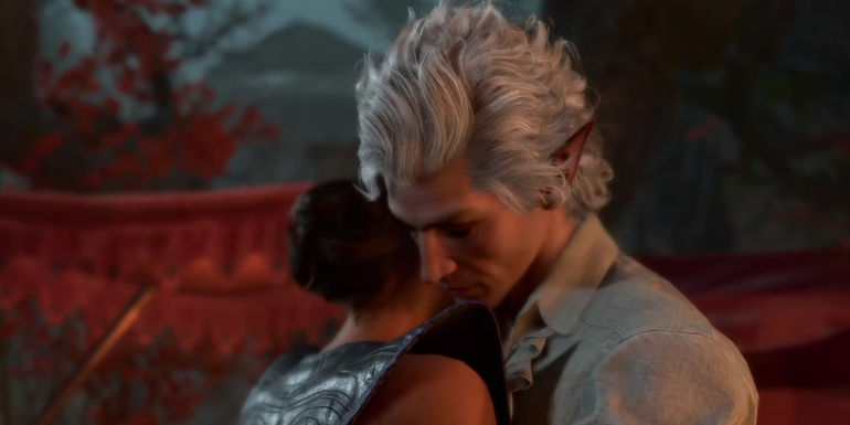 Astarion ôm người chơi.