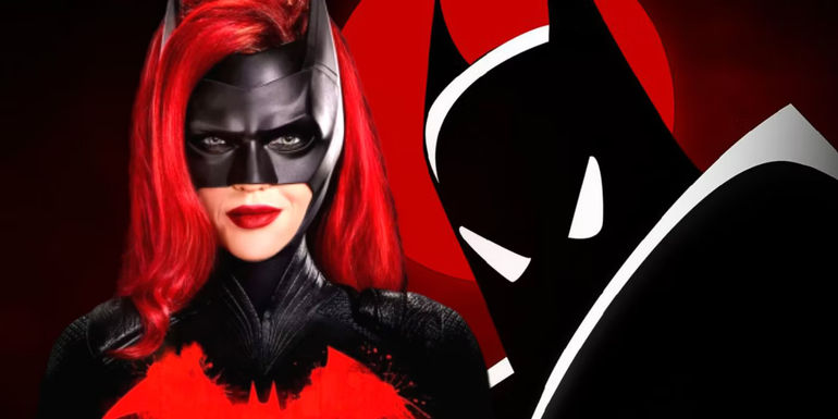 Split image of the Arrowverse Batwoman and the Batman The Animated Series logo - Why Did Batman Never Properly Show Up In The Arrowverse?