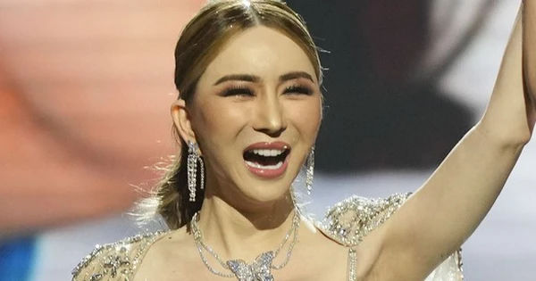 Cuộc Họp Kín của Hoa Hậu Hoàn Vũ: Sự Thật và Cảm Xúc