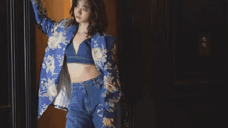 Hyeri và Chuyến Công Tác Ấn Tượng ở Thái Lan: Hậu Trường Tươi Vui và Sự Chuyên Nghiệp