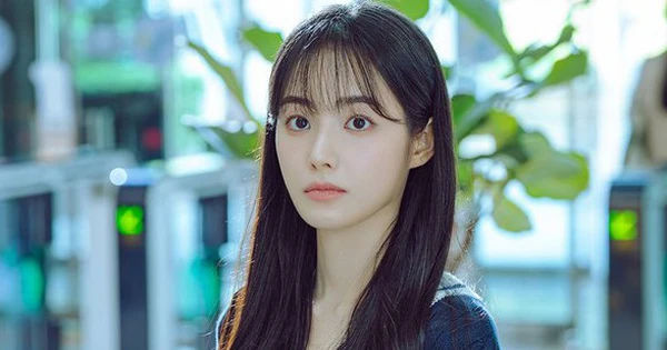 Nữ chính trong Người Thừa Kế Bất Khả Thi: Sự Thừa Thãi và Ảo Tưởng