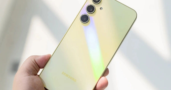 Samsung Galaxy A55 - Sự đột phá với tính năng Cập nhật liền mạch