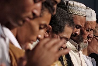 Understanding Ramadan: Etiquette Tips for Non-Muslims