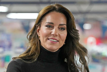 Royal Analyst Analyzes Kate Middleton Photo Controversy, Urges Royal Family to Address the Situation
