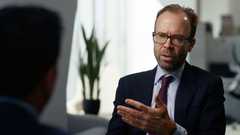 Predicting Economic Ups and Downs: The AI Boost