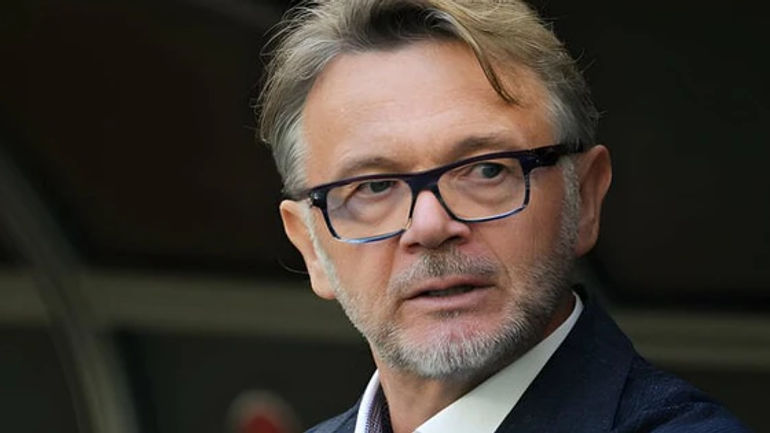 Bước Nhảy Mới: HLV Troussier và Sự Đổi Thay Cần Thiết