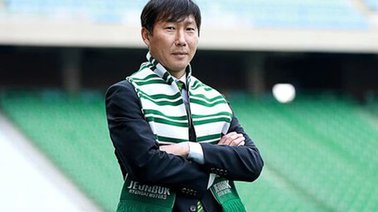 Những Bước Chuyển Mình Đầy Bất Ngờ: HLV Kim Sang-sik - Ứng Viên Sáng Giá Cho Vị Trí HLV Trưởng Đội Tuyển Việt Nam
