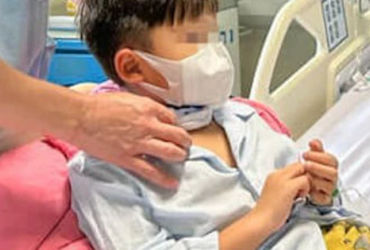 Chăm sóc trẻ nhỏ tránh chấn thương khí quản: Bài học từ vụ việc bé trai 7 tuổi vỡ khí quản