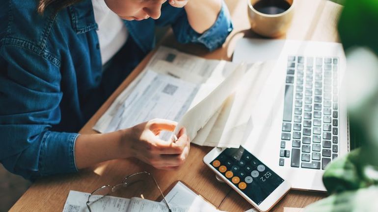 Navigating Financial Struggles: Gen Z's Dilemma in a Booming Job Market