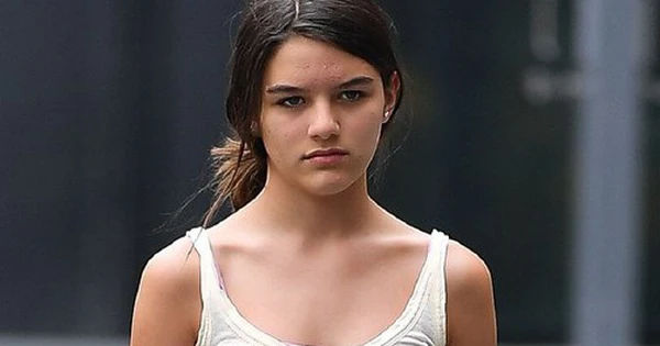 Cuộc hành trình ẩn chứa của Suri Cruise khi bước qua tuổi 18