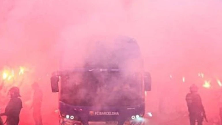 Cuộc phiêu lưu kỳ thú của Barcelona: Tấn công xe buýt chưa đúng