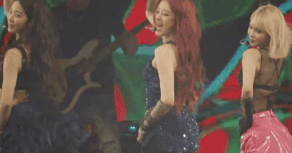 LE SSERAFIM tại Coachella: Sự Tiến Bộ và Nghi Vấn Hát Nhép