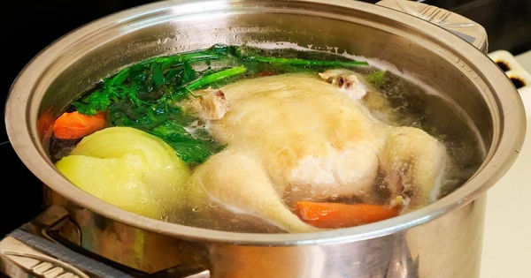 Lưu ý quan trọng khi chế biến thịt gà để bảo vệ sức khỏe gia đình