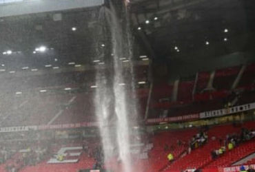 Khi Old Trafford Trở Thành Thác Nước: Sự Sụp Đổ và Những Bài Học