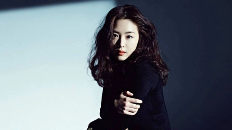 Lee Yeon Hee - Mỹ Nhân 'Bình Hoa Di Động' Góp Mặt Trong Toàn Bom Tấn Rating