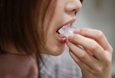 Bí ẩn thèm ăn đá lạnh: Tình yêu hay định mệnh?