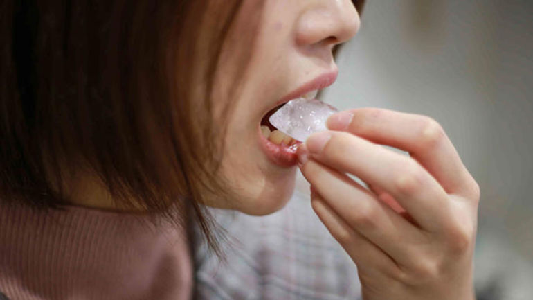 Bí ẩn thèm ăn đá lạnh: Tình yêu hay định mệnh?